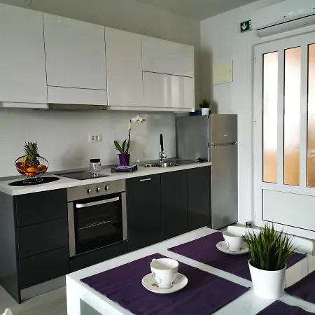 Yellow Wish Apartment *